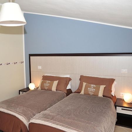 Relais Black Horse Millesimo Camera foto