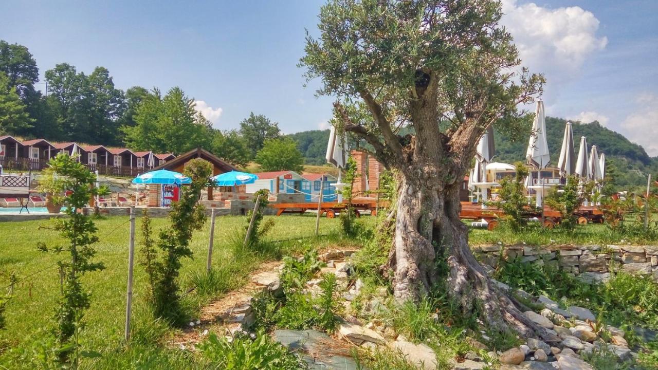 Relais Black Horse Millesimo Esterno foto