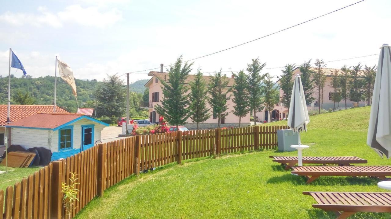 Relais Black Horse Millesimo Esterno foto