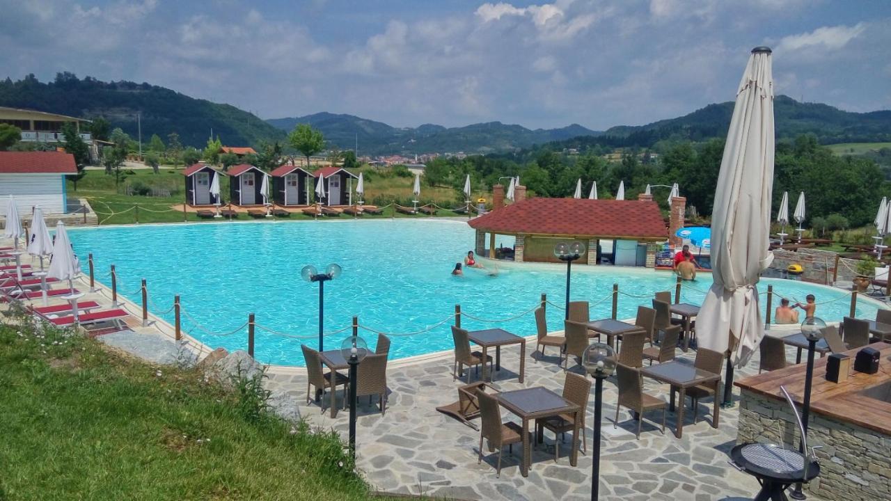 Relais Black Horse Millesimo Esterno foto