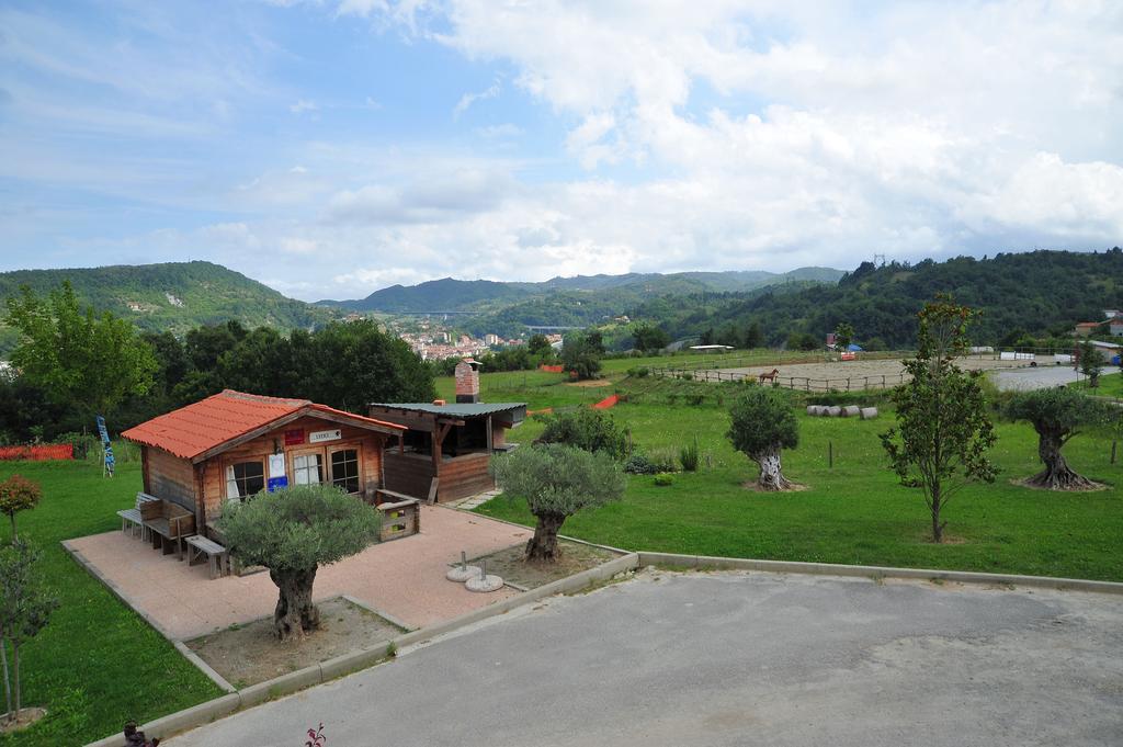 Relais Black Horse Millesimo Esterno foto