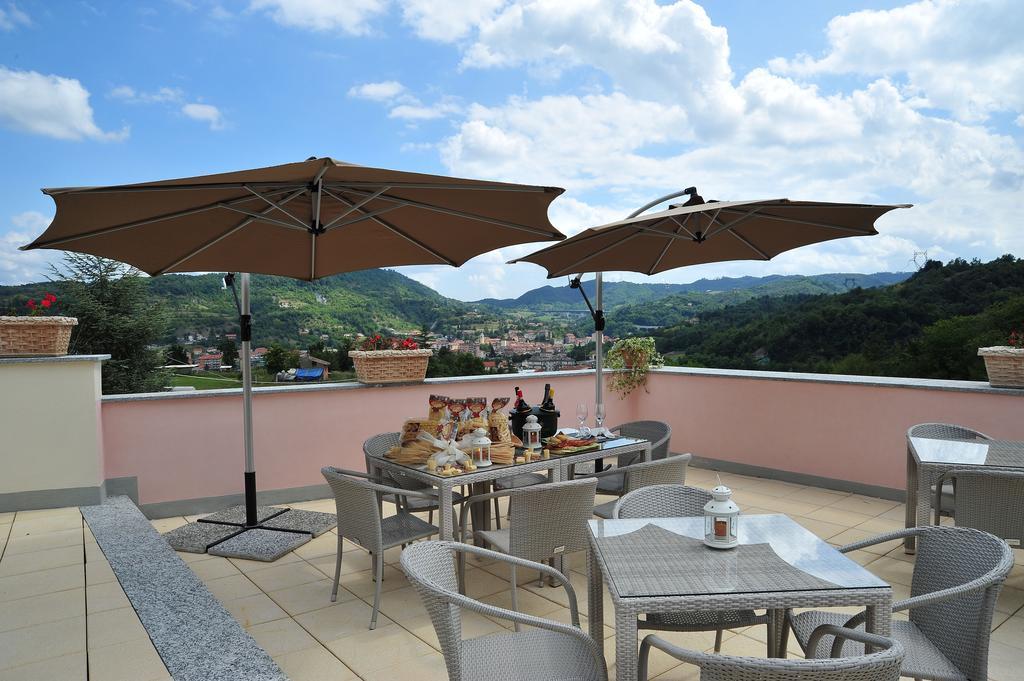 Relais Black Horse Millesimo Esterno foto