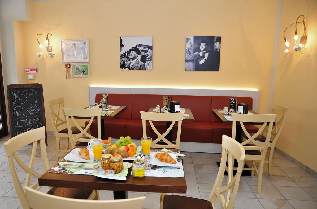 Relais Black Horse Millesimo Esterno foto